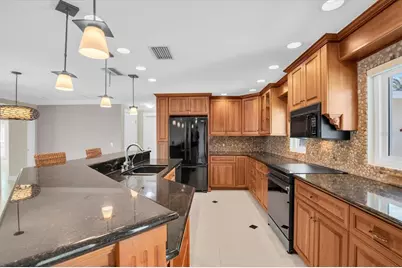 309 Buttonwood Lane, Largo, FL 33770 - Photo 13