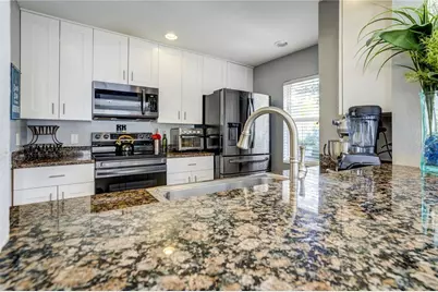 9550 Charlesberg Drive, Tampa, FL 33635 - Photo 13