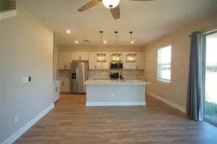 34480 Wynthorne Pl, Wesley Chapel, FL 33545 - Photo 3