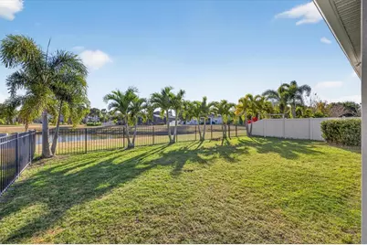 11427 Emerald Shore Drive, Riverview, FL 33579 - Photo 3