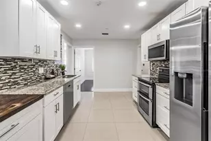 4007 Hudson Ln, Tampa, FL 33618 - Photo 27