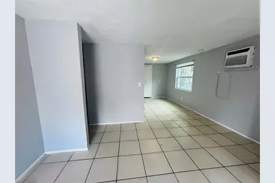 11733 N 12th Street #H, Tampa, FL 33612 - Photo 3