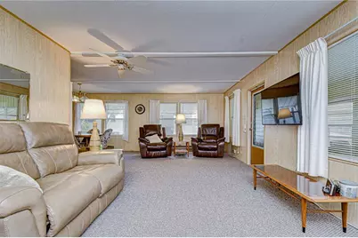 6128 Ridgewood Drive, Zephyrhills, FL 33542 - Photo 11