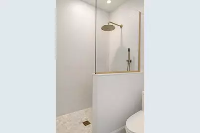 375 13th St N, Saint Petersburg, FL 33705 - Photo 21