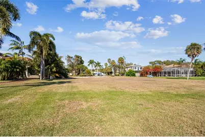 6330 Bahama Shores Drive S, Saint Petersburg, FL 33705 - Photo 25