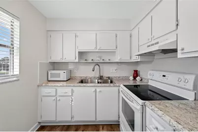 1802 Bedford Lane #12, Sun City Center, FL 33573 - Photo 7