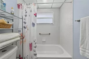 1802 Bedford Ln, Sun City Center, FL 33573 - Photo 17