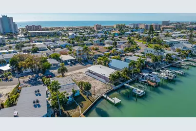 11075 3rd Street E, Treasure Island, FL 33706 - Photo 23