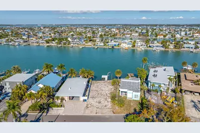 11075 3rd Street E, Treasure Island, FL 33706 - Photo 17