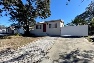 9805 N 46th St, Tampa, FL 33617 - Photo 3