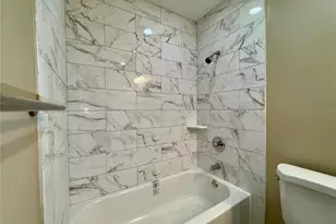 9805 N 46th St, Tampa, FL 33617 - Photo 21