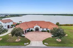 3215 Gulf City Rd, Ruskin, FL 33570 - Photo 1