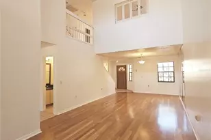 10488 St Tropez Pl, Tampa, FL 33615 - Photo 5