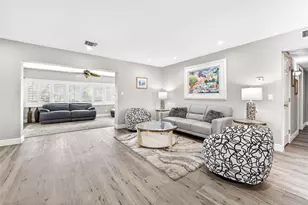 8718 Tahiti Ln, Tampa, FL 33615 - Photo 9