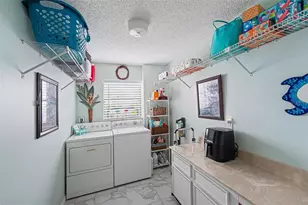 8198 Terrace Garden Dr N, Saint Petersburg, FL 33709 - Photo 23