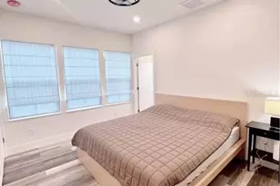 1299 5th St S, Saint Petersburg, FL 33701 - Photo 9