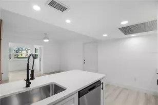 4754 Marine Pkwy, New Port Richey, FL 34652 - Photo 9