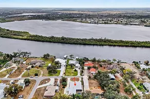 605 Manatee Dr, Ruskin, FL 33570 - Photo 39