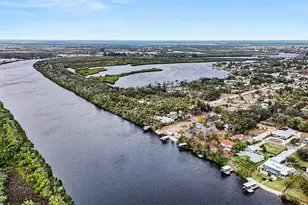 605 Manatee Dr, Ruskin, FL 33570 - Photo 37