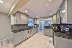12341 79th Pl, Seminole, FL 33772 - Photo 15