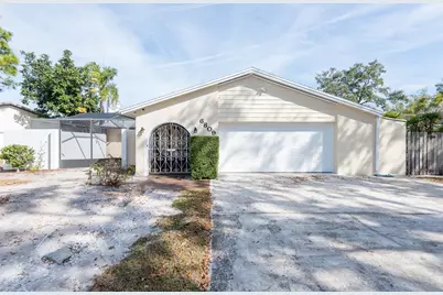6809 Twelve Oaks Boulevard, Tampa, FL 33634 - Photo 3