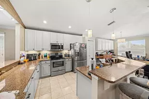 215 Fern Gulley Dr, Seffner, FL 33584 - Photo 5