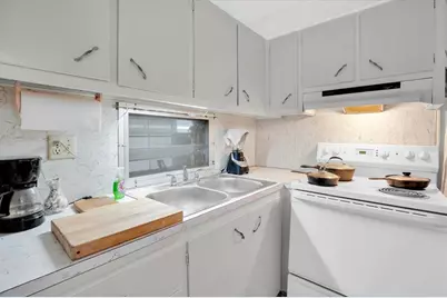 7801 34th Avenue N #70, Saint Petersburg, FL 33710 - Photo 7