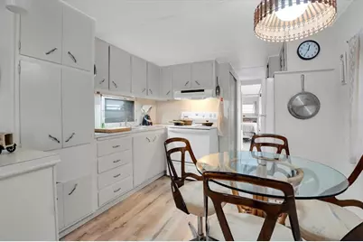 7801 34th Avenue N #70, Saint Petersburg, FL 33710 - Photo 9