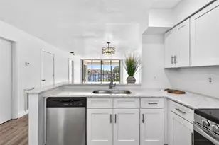 1805 Mariner Dr, Tarpon Springs, FL 34689 - Photo 7