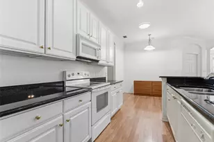 8045 Brien Green Way, Temple Terrace, FL 33637 - Photo 7