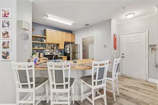 2405 Courtney Meadows Ct, Tampa, FL 33619 - Photo 9