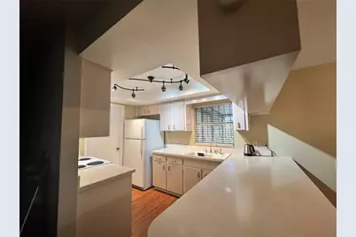 9715 Hidden Oaks Circle, Tampa, FL 33612 - Photo 11