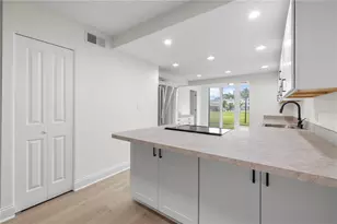 4715 Bay St NE, Saint Petersburg, FL 33703 - Photo 11