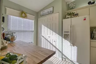 3177 Charter Club Dr, Tarpon Springs, FL 34688 - Photo 9