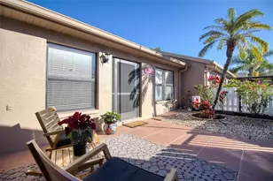 3177 Charter Club Dr, Tarpon Springs, FL 34688 - Photo 3