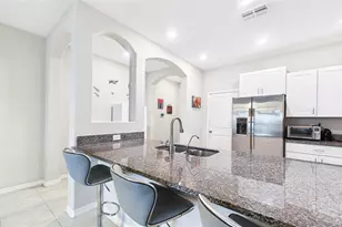 726 Royal Empress Dr, Ruskin, FL 33570 - Photo 7