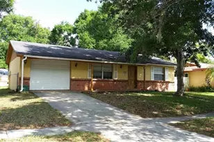 911 Peninsula Rd, Tarpon Springs, FL 34689 - Photo 1