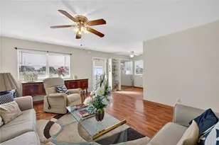 201 Bedford Trail, Sun City Center, FL 33573 - Photo 9