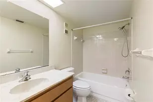 101 Lake Ave NE, Largo, FL 33771 - Photo 17