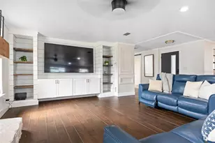 12756 Poinsettia Ave, Seminole, FL 33776 - Photo 9