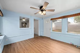 9032 Bay St NE, Saint Petersburg, FL 33702 - Photo 17