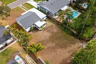 9032 Bay St NE, Saint Petersburg, FL 33702 - Photo 29