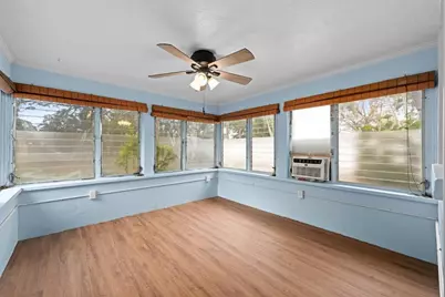 9032 Bay Street NE, Saint Petersburg, FL 33702 - Photo 15