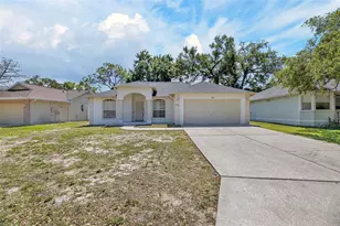 512 Atwood Ave N, Saint Petersburg, FL 33702 - Photo 3