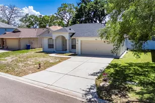 512 Atwood Ave N, Saint Petersburg, FL 33702 - Photo 5