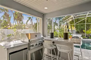 720 Brightwaters Blvd NE, Saint Petersburg, FL 33704 - Photo 11