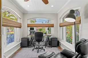 720 Brightwaters Blvd NE, Saint Petersburg, FL 33704 - Photo 15