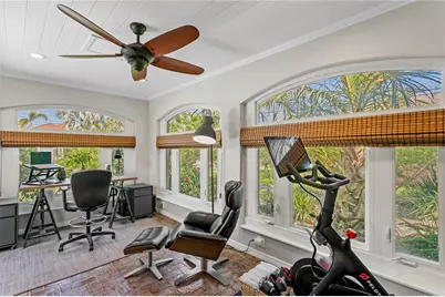 720 Brightwaters Boulevard NE, Saint Petersburg, FL 33704 - Photo 17