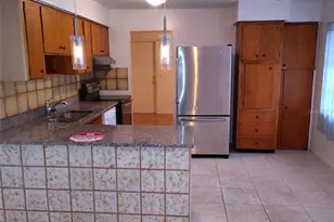 1104 Cedar Lake Dr, Tampa, FL 33612 - Photo 5