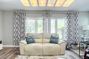 6210 6th Ave S, Saint Petersburg, FL 33707 - Photo 9